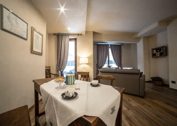 Maison * أَويستا